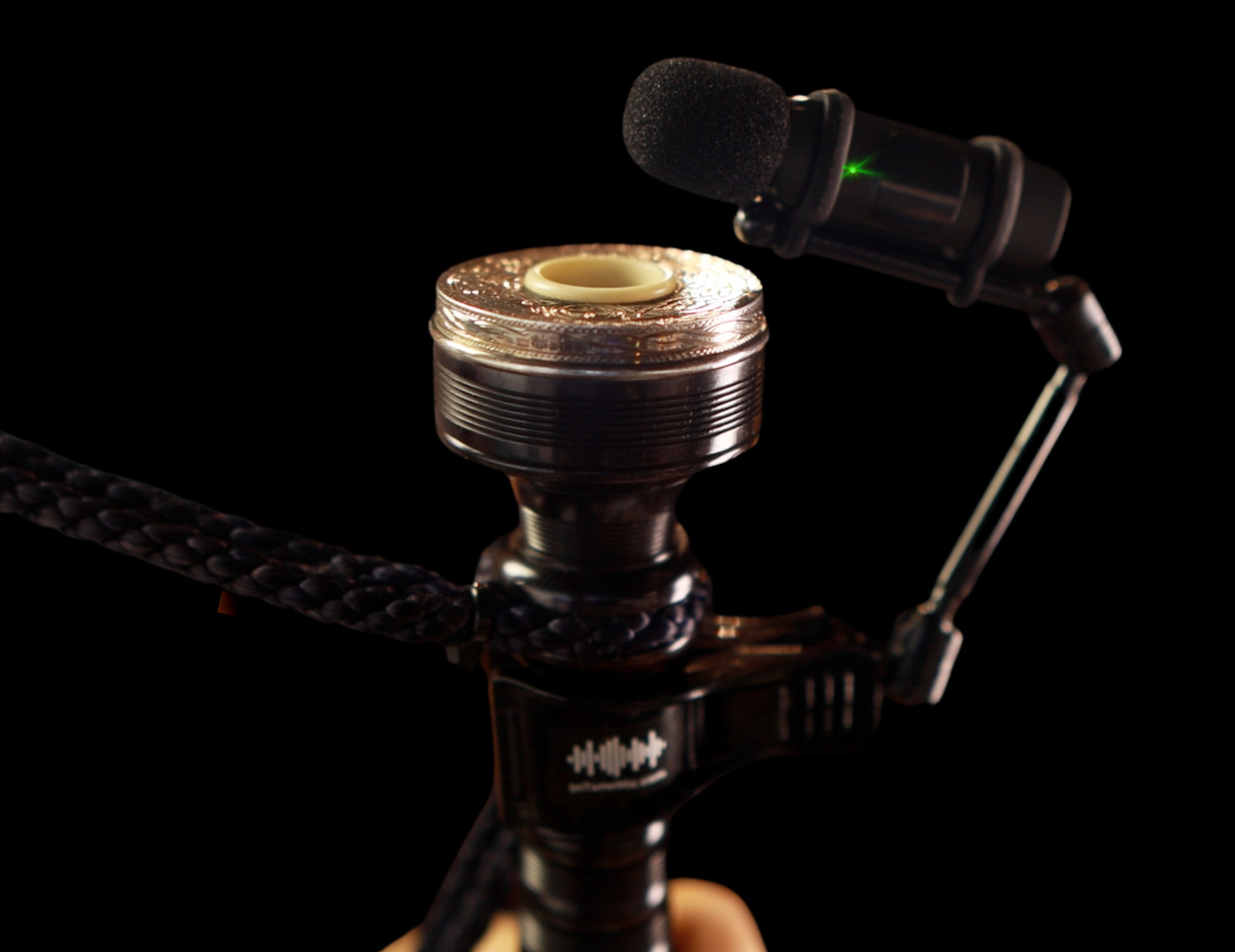 InTune Mic Wireless Clipon Instrument Microphone for Smartphones